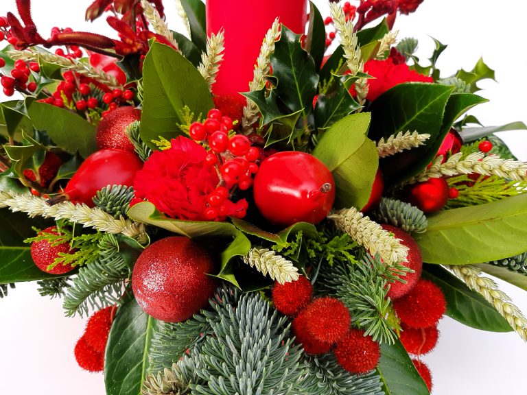 Christmas Workshop – Candle table arrangement & Hellebores and Hyacinths